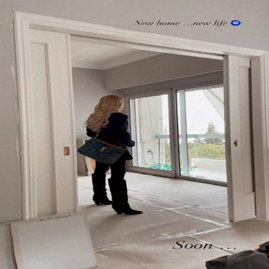 Κατερίνα Καινούργιου: Η καινούρια αρχή στη ζωή της, η μαγική θέα, το τεράστιο μπαλκόνι και η ιδιοκτησία της οικογένειας Παπακαλιάτη