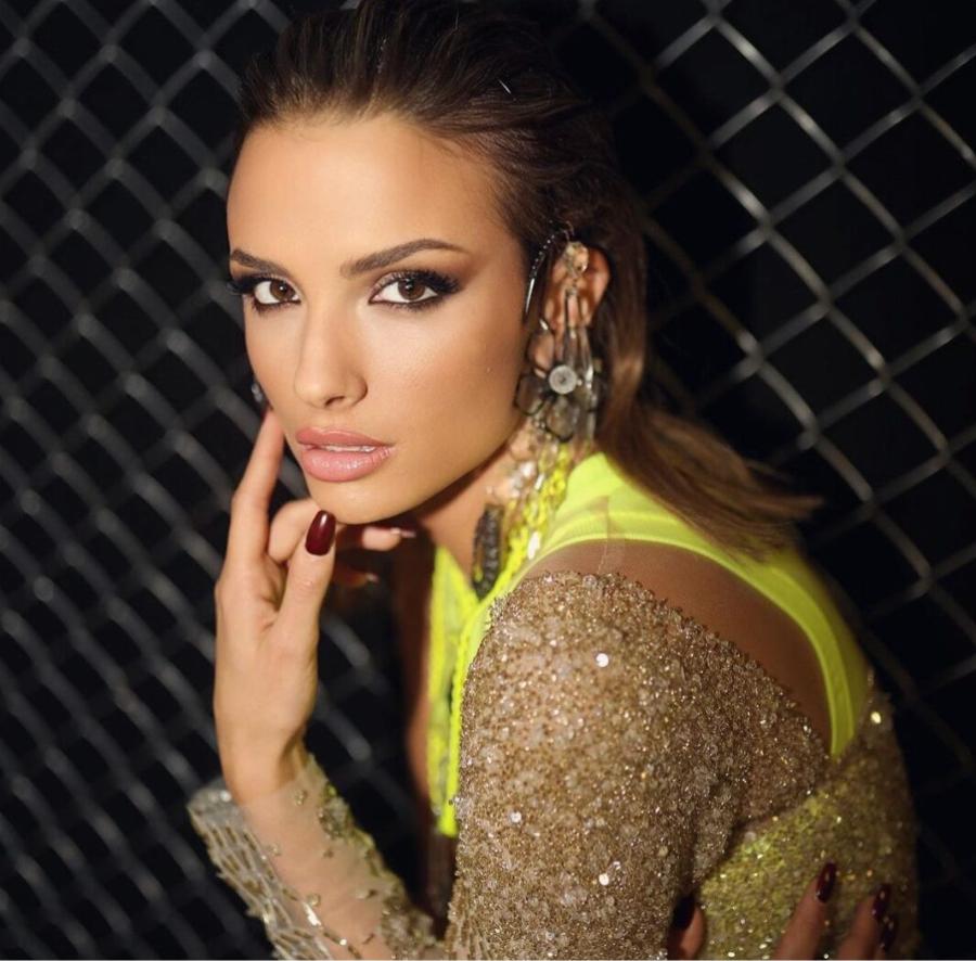 Κατερίνα Λιόλιου: Τα πρώτα της βήματα στο τραγούδι, η μάχη με την κατάθλιψη και η προσωπική της ζωή