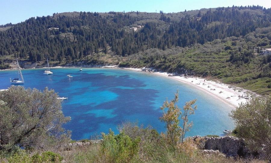 Παξοί: Το νησί με τα καταγάλανα νερά που πρέπει να επισκεφτείς οπωσδήποτε το φετινό καλοκαίρι