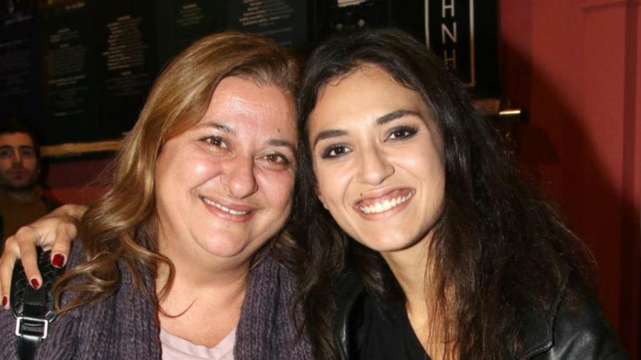 Ελισάβετ Κωσταντινίδου: Τα παιδικά χρόνια, η δύσκολη εφηβεία, το δυστύχημα που την τσάκισε, ο κρυφός γάμος στα 20 και η ηθοποιός κόρη