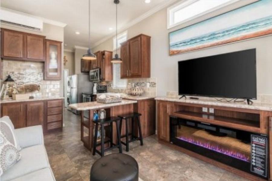 Φθηνό σπίτι στην AMAZON: Έρχεται όπου θέλεις, κοιμίζει 4 άτομα, το εσωτερικό του είναι άνετο, υπερλούξ και μοιάζει με βίλα