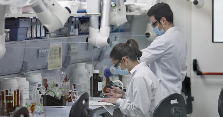 Γρίπη 2025: Υψηλή μεταδοτικότητα και βαρύτερη νόσηση αναμένεται για φέτος– Αναγκαίος ο εμβολιασμός, προειδοποιούν οι ειδικοί