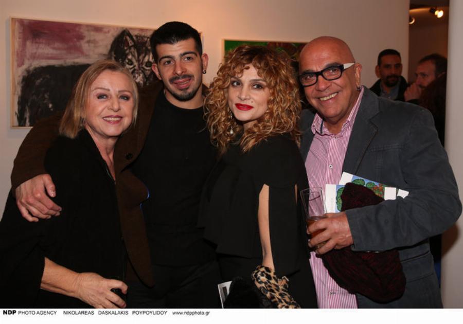 Λάκης Παπαδοπούλος: Ο Λάκης με τα ψηλά ρεβέρ, η μεγάλη καριέρα στη δισκογραφία, ο 23χρονος ζωγράφος γιος και το σημάδι στο πρόσωπο