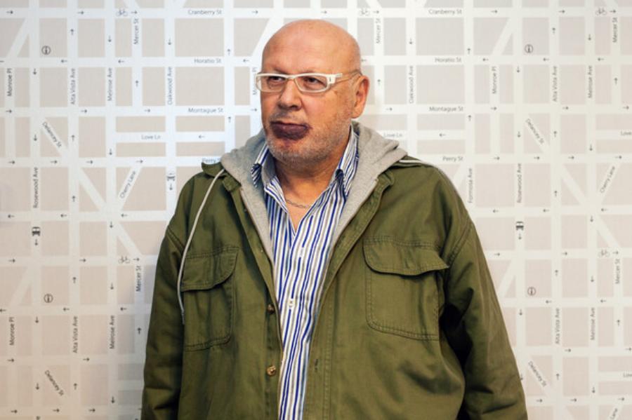 Λάκης Παπαδοπούλος: Ο Λάκης με τα ψηλά ρεβέρ, η μεγάλη καριέρα στη δισκογραφία, ο 23χρονος ζωγράφος γιος και το σημάδι στο πρόσωπο