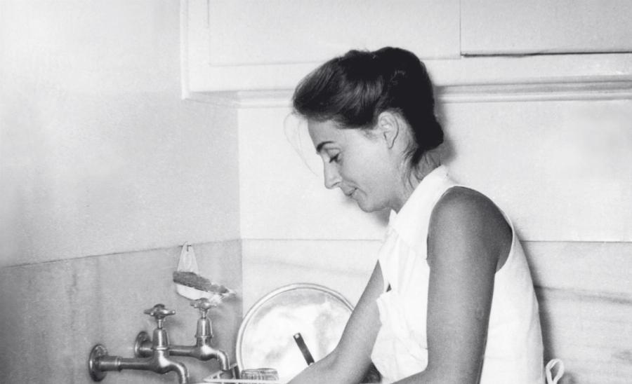 Έλλη Λαμπέτη: Η έκτρωση που της τσάκισε τη ζωή, η απαγωγή της θετής της κόρης, ο πρόωρος και άδοξος θάνατός της