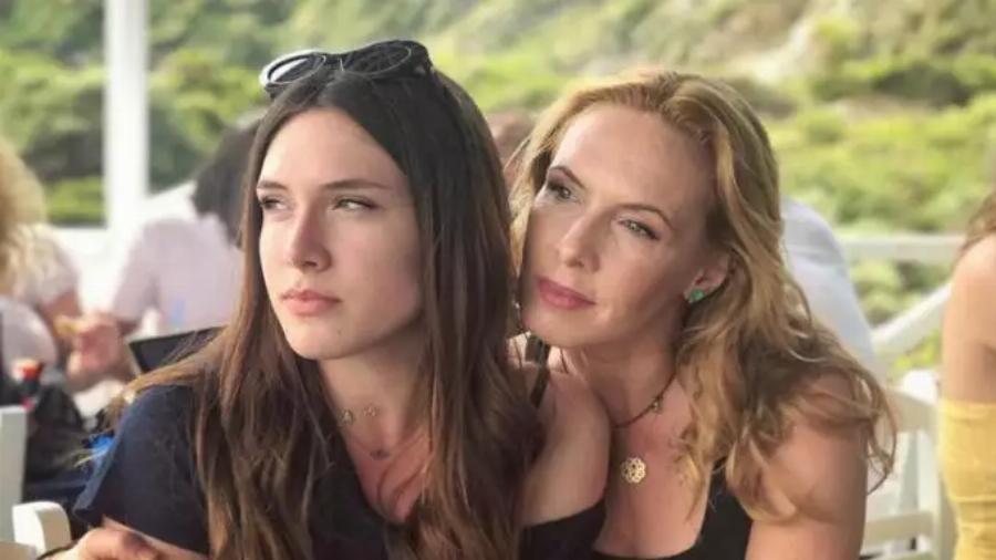 Αφροδίτη Λιάντου: «Δεν με στεναχωρεί που με συγκρίνουν με τη μητέρα μου»