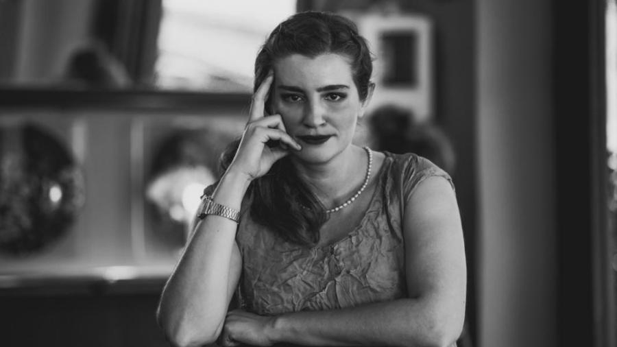 Μαρία Κίτσου: Η άγνωστη καταγωγή, οι σπουδές στη Θεολογία, η αναγνώριση στις «Άγριες Μέλισσες» και ο ξαφνικός θάνατος του μπαμπά της