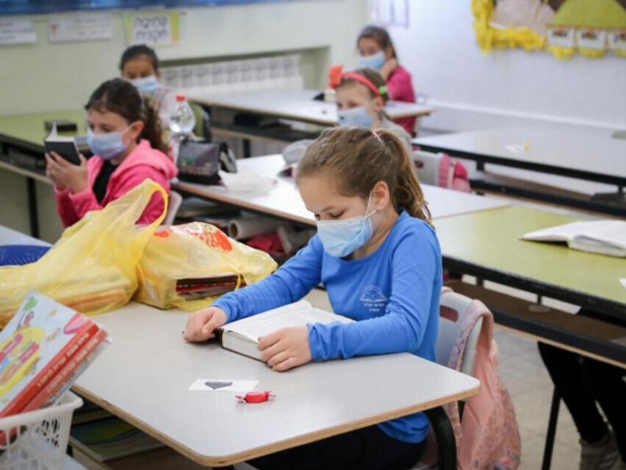 Mάσκα προστασίας: Χωρίς μάσκα στα σχολεία από 1η Ιουνίου, υποχρεωτική στις εξετάσεις