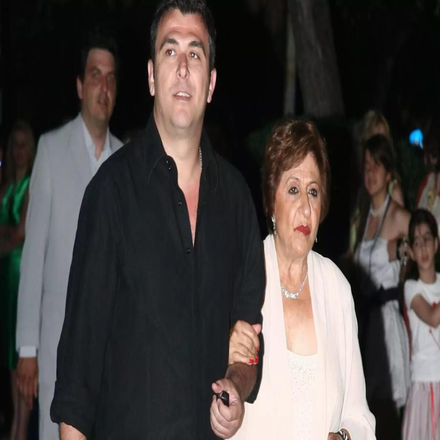 Αντώνης Ρέμος: Τα παιδικά χρόνια στη Γερμανία, η εξομολόγηση για την μητέρα του και ο ονειρικός γάμος με την Υβόννη Μπόσνιακ