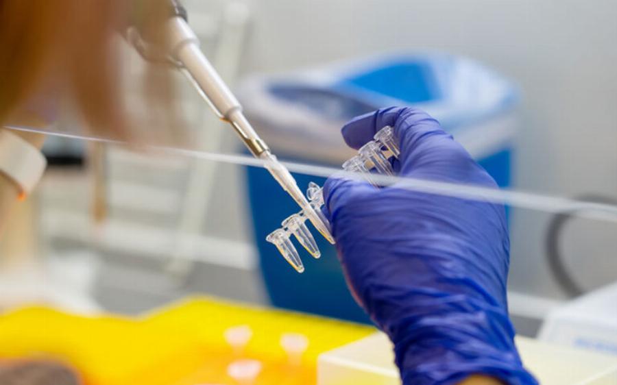 ΔΙΟΡΘΩΣΗ: Παραπλανητικές αναφορές για προσχεδιασμό των εξάρσεων μολυσματικών νόσων