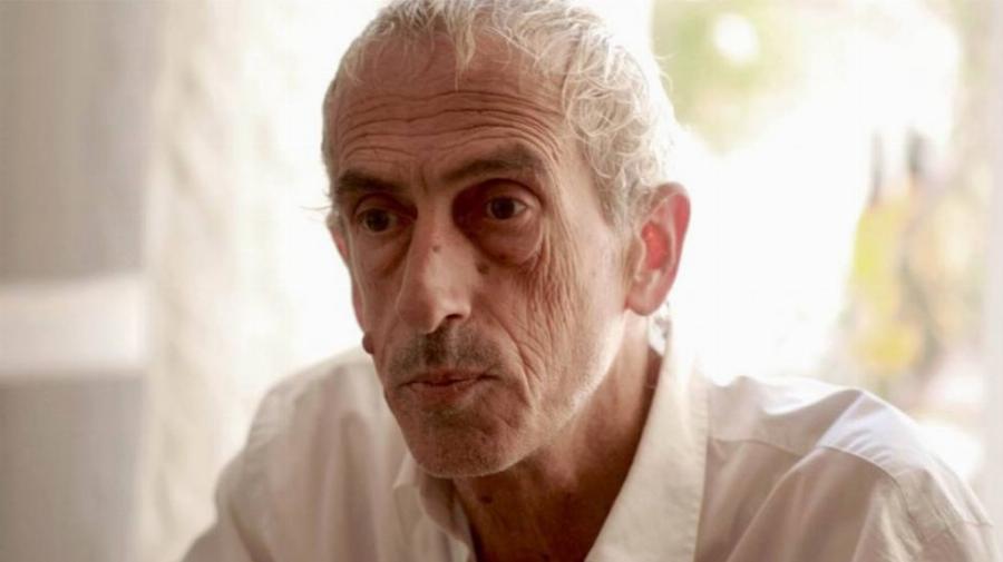 Τάκης Μόσχος: Η ενασχόληση με το μόντελινγκ, ο πρώτος ρόλος, η ερωτική απογοήτευση, η μάχη με τις ουσίες και ο θάνατος στο νοσοκομείο