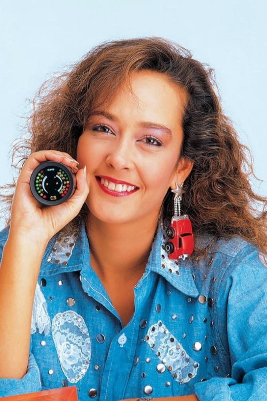 Τέτα Ντούζου: Το γλυκό κορίτσι, η μεγάλη επιτυχία και η ξαφνική απόσυρση από μια καριέρα γεμάτη φήμη και δόξα