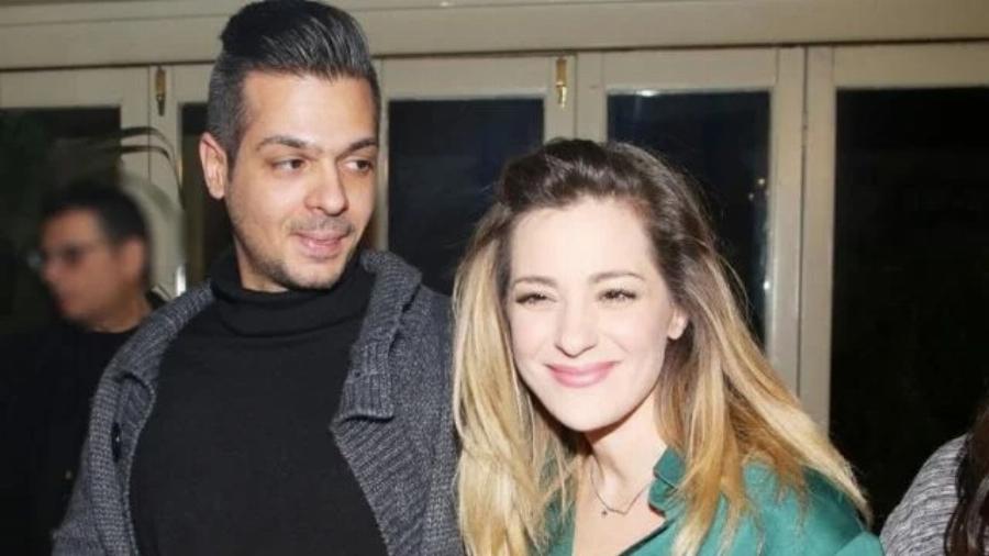 Νατάσα Μποφίλιου: Οι κρυφές συνήθειες, οι «2 πατεράδες και 2 μανάδες», η γνωριμία με τον σύζυγό της και ο γάμος στην Ταράτσα