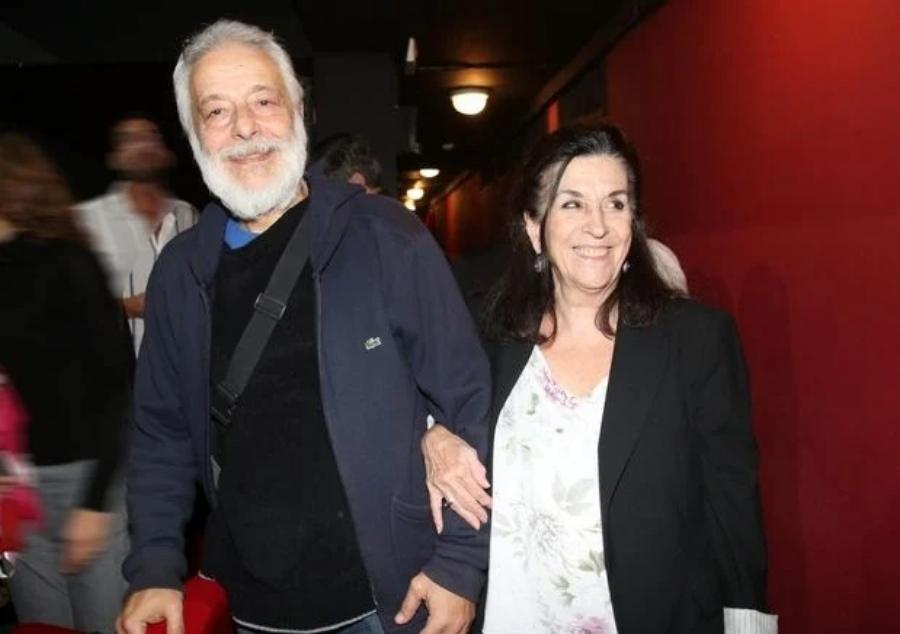 Νένα Μεντή: «Oι Τρεις Χάριτες ήταν η πρώτη μου επιτυχία, κι ας ήμουν 45 ετών. Ο χρόνος δεν με απασχολεί»