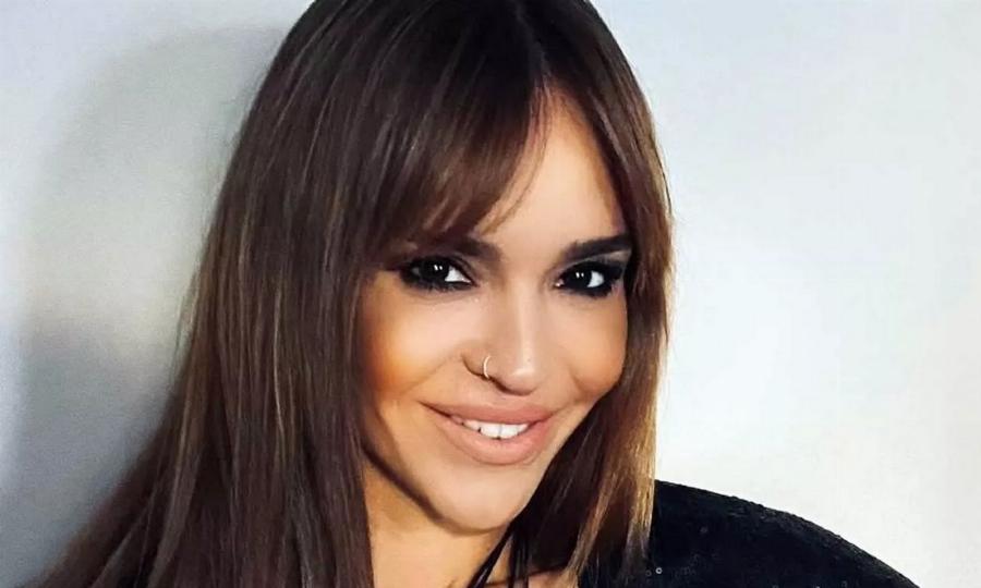 Νικολέτα Καρρά: Οι σπουδές στη φιλολογία, ο γάμος με Κύπριο, το διαζύγιο, η τηλεοπτική πορεία και το απίθανο κορμί