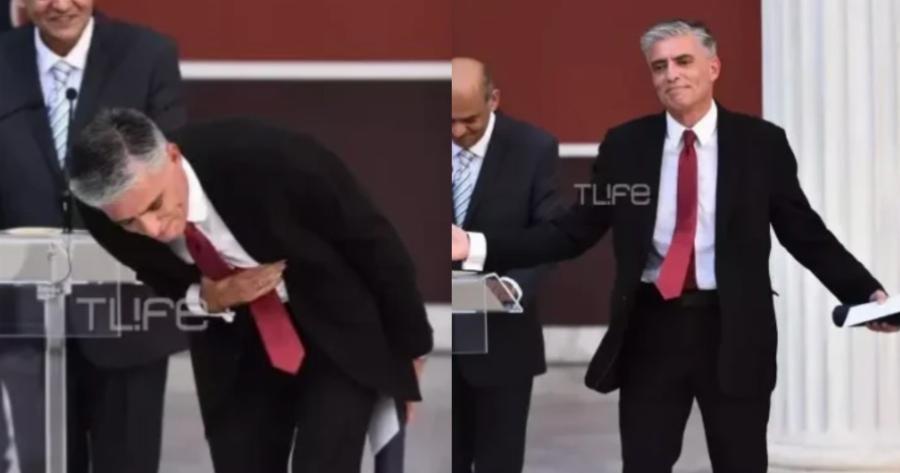 Νίκος Ευαγγελάτος: Η θερμή υπόκλιση του τζέντλεμαν δημοσιογράφου στην Κατερίνα Σακελλαροπούλου που τον βράβευσε για το δημοσιογραφικό του έργο