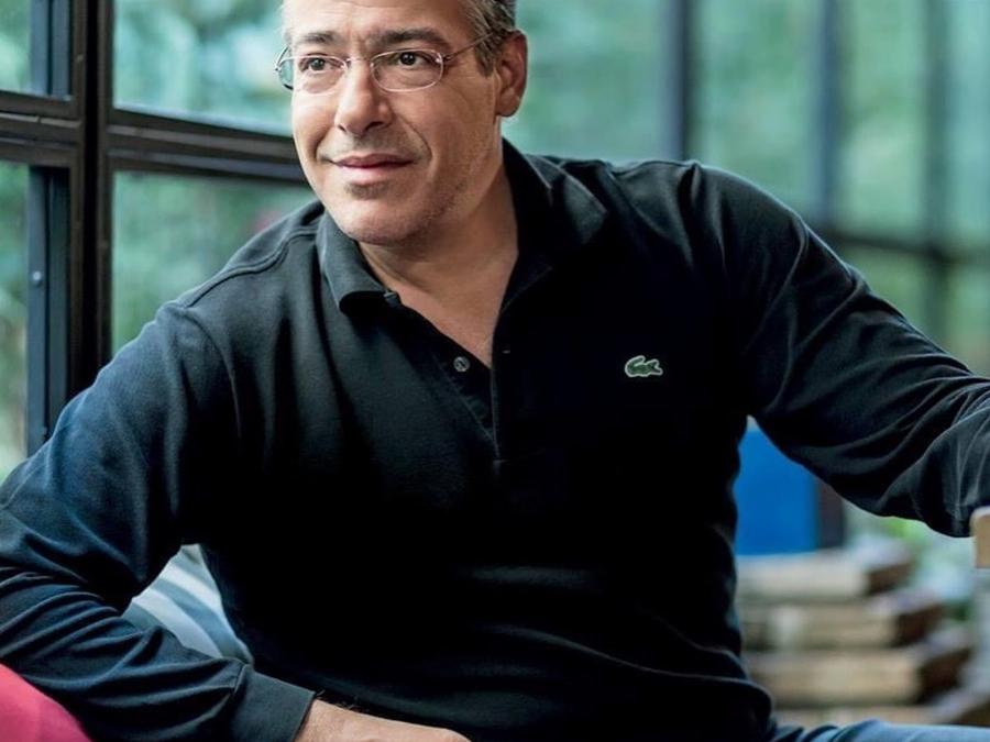 Νίκος Μάνεσης: Η κούκλα τραγουδίστρια, που υπήρξε σύζυγος του δημοσιογράφου πριν τη Φαίη Μαυραγάνη – Ο γάμος κράτησε μόνο 10 μέρες