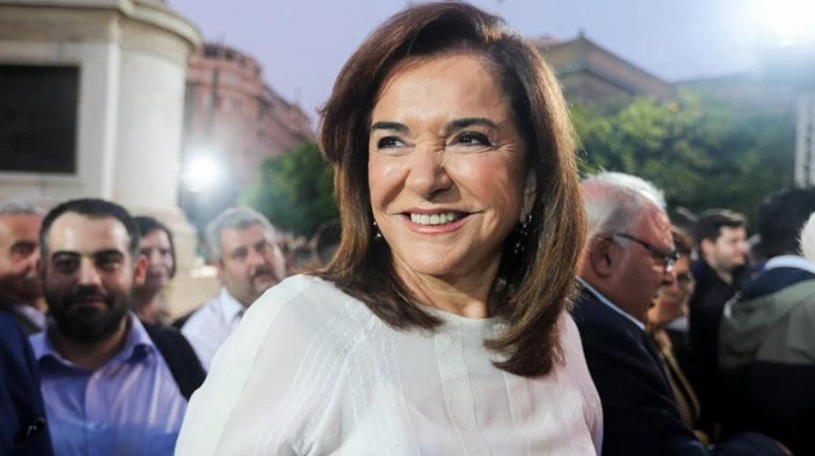 Ντόρα Μπακογιάννη: Ο σύζυγος της που δολοφονήθηκε, ο δεύτερος γάμος, τα 6 εγγόνια της και ο ρόλος της πεθεράς