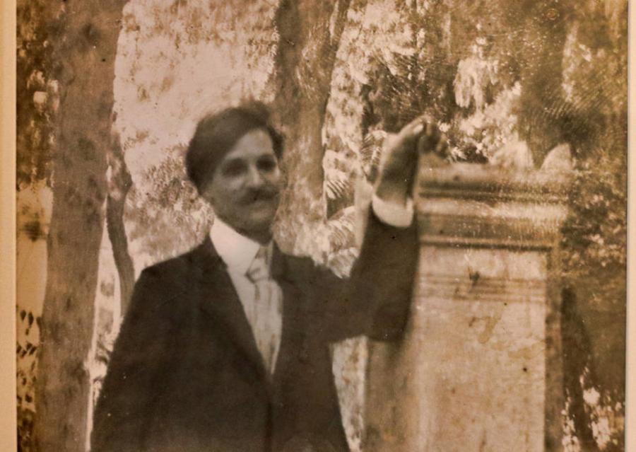 Αληθινή Ιστορία: Το «στοιχειωμένο» σπίτι στην Καλλιθέα, ο ανεκπλήρωτος έρωτας μιας ζωγράφου και ενός λογοτέχνη και το τραγικό τους τέλος