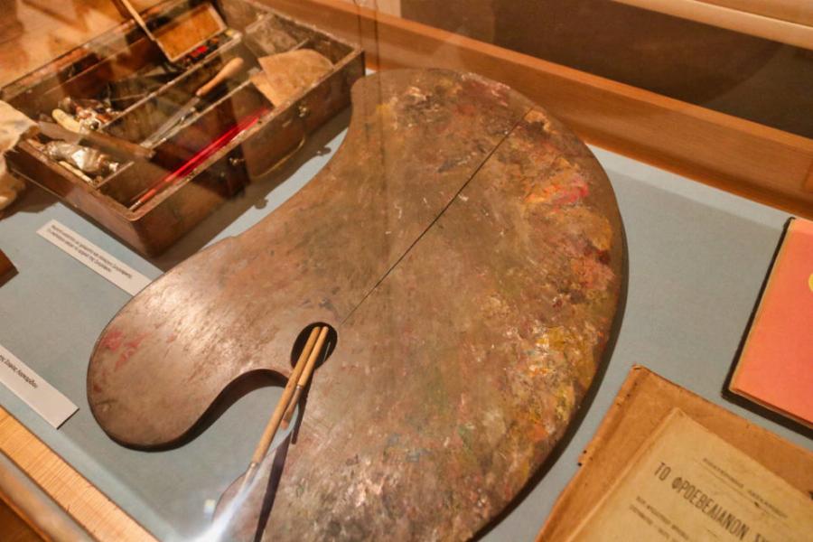 Αληθινή Ιστορία: Το «στοιχειωμένο» σπίτι στην Καλλιθέα, ο ανεκπλήρωτος έρωτας μιας ζωγράφου και ενός λογοτέχνη και το τραγικό τους τέλος