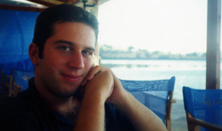 Πάνος Μυλωνάς: Ο 22χρονος που έχασε άδικα τη ζωή του στην εθνική οδό, ο αγώνας της μητέρας του και το τούνελ που έχει πάρει το όνομά του