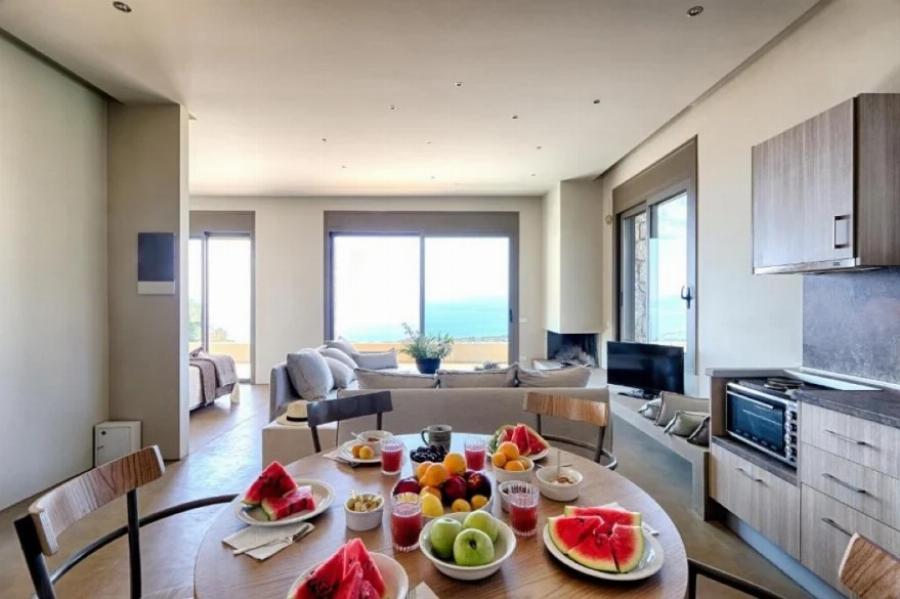 Αuτο είναι το ξενοδοχείο των Σταυροπούλου – Χατζηπαναγιώτη στην Μάνη: Πλούσιο πρωινό, πισίνα, θέα, μποστάνι