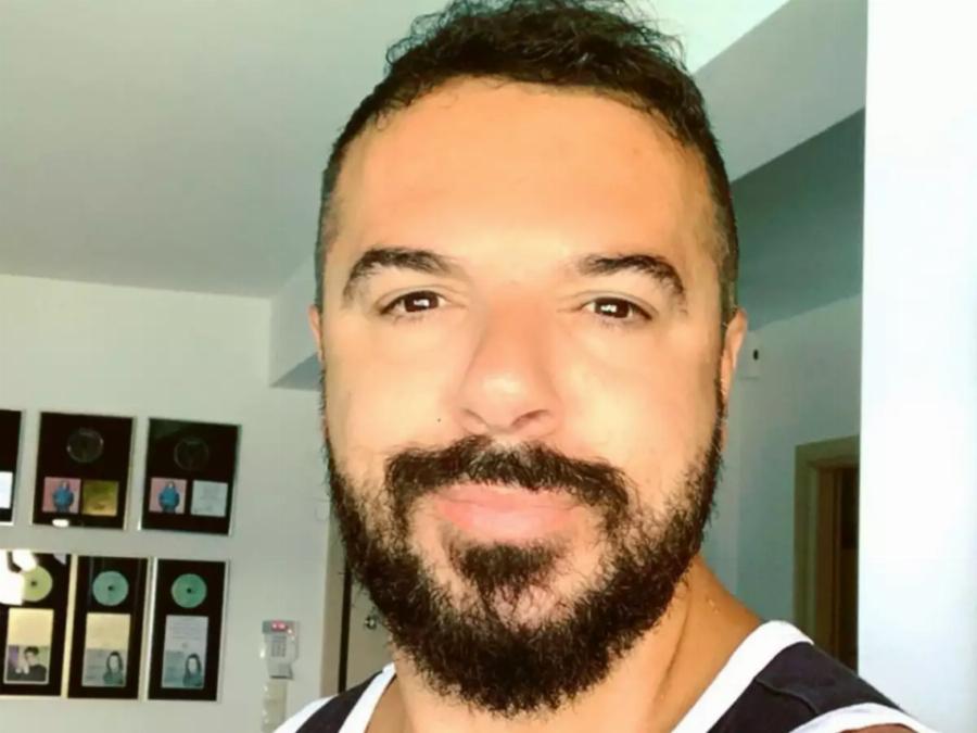 Τριαντάφυλλος: Το τεράστιο σπίτι του τραγουδιστή στο Πόρτο Ράφτη, η πισίνα και ο παραμυθένιος κήπος