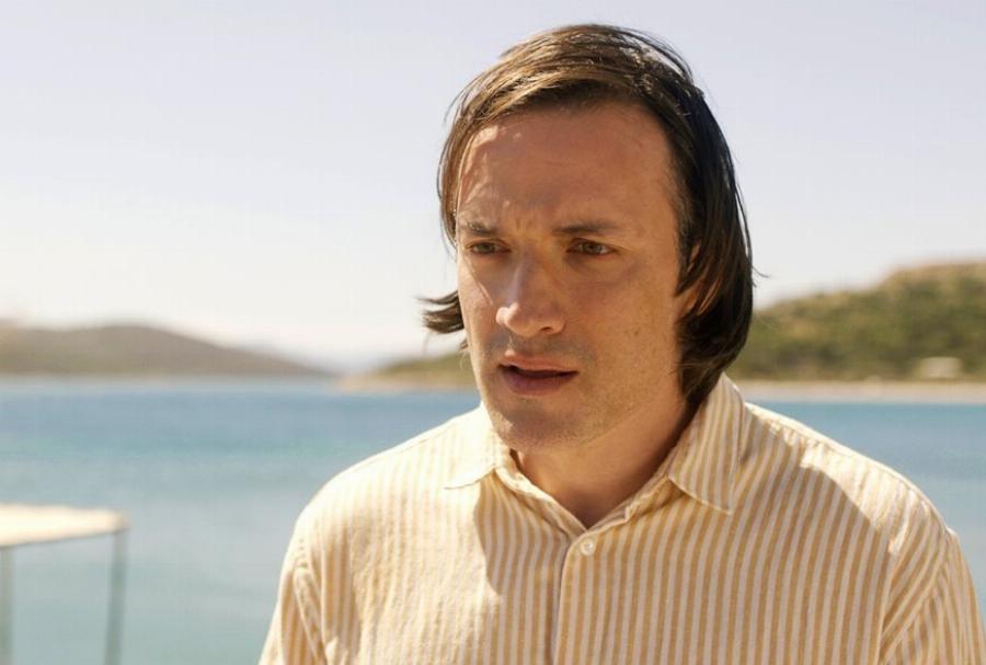 Ανδρέας Κωνσταντίνου: Τα εφηβικά χρόνια, ο κοινωνικός λειτουργός που έγινε ηθοποιός και η συμμετοχή στις Άγριες Μέλισσες