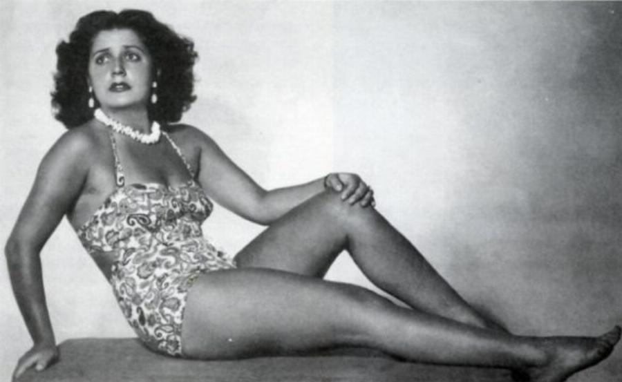 Ρένα Βλαχοπούλου: Ο θυελλώδης έρωτας με Έλληνα ποδοσφαιριστή και οι σπάνιες φωτογραφίες από το παρελθόν και την ηλικία των 20