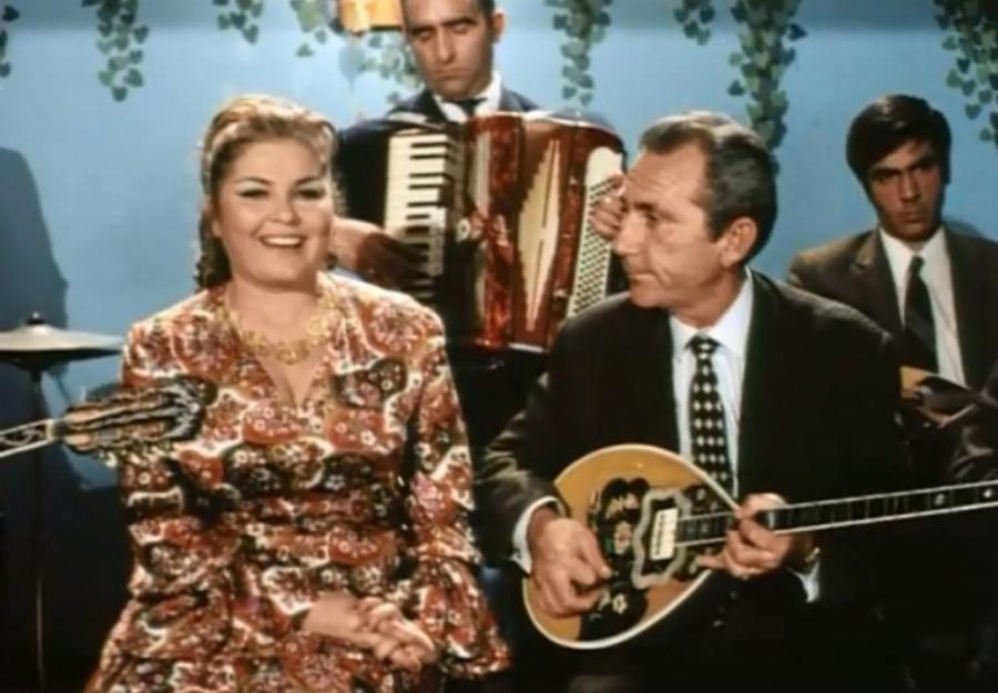 Ρίτα Σακελλαρίου: Ο γάμος στα 14, η καριέρα στα κρυφά, τα σουξέ που άφησαν εποχή, η ανεκπλήρωτη επιθυμία, και ο θάνατος που της τσάκισε τη ζωή