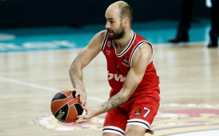 Βασίλης Σπανούλης: Ο θάνατος του πατέρα του που τον τσάκισε, η μεταγραφή από ΠΑΟ σε Ολυμπιακό και η ανακοίνωση για το τέλος της καριέρας του