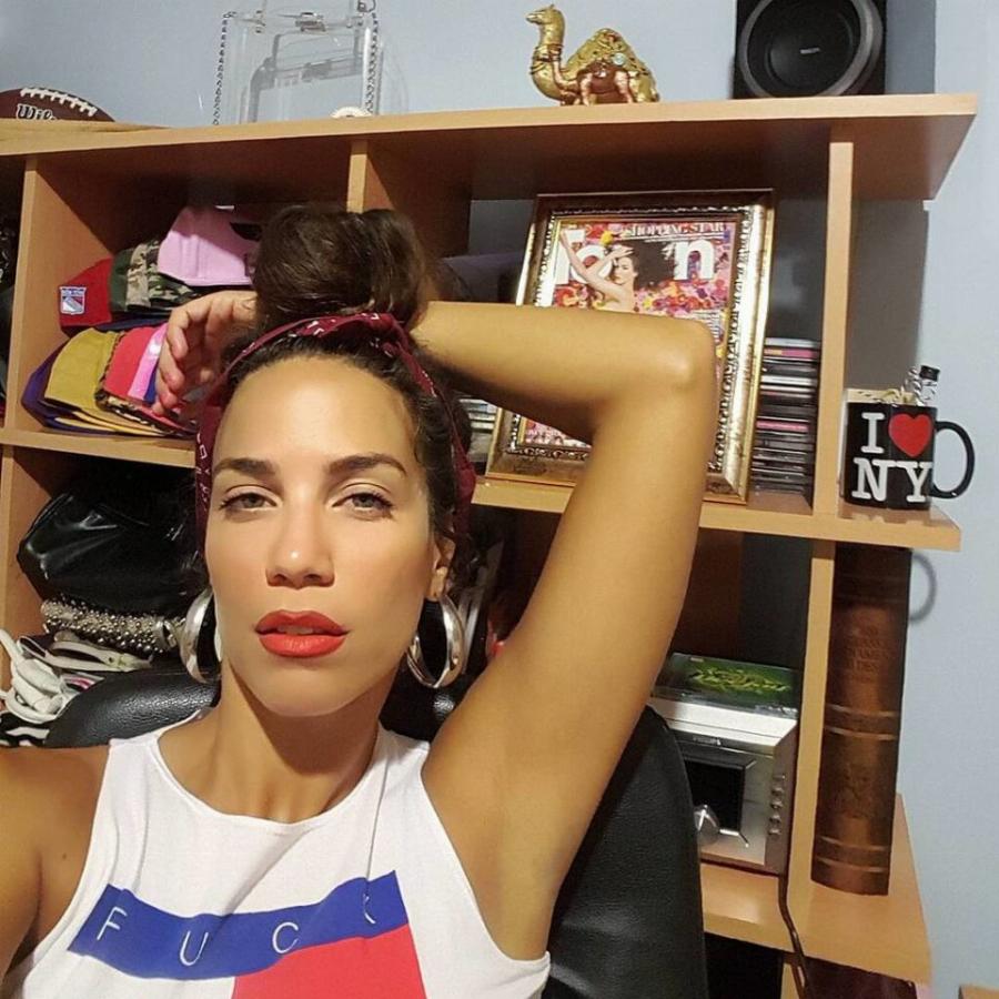 Κατερίνα Στικούδη: Το μαμαδίστικο σπίτι, ο ζεστός χώρος, τα δύο πιάνα στο σαλόνι, που κλέβουν την παράσταση και τα κλασικά έπιπλα