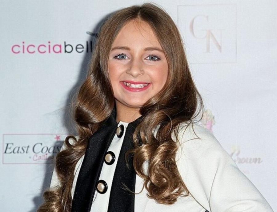 Ιζαμπέλα Μπάρετ: Έγραψε ιστορία στα 6 της χρόνια, κατάφερε να γίνει εκατομμυριούχος, έγινε μοντέλο και έχει 85 τίτλους σε καλλιστεία