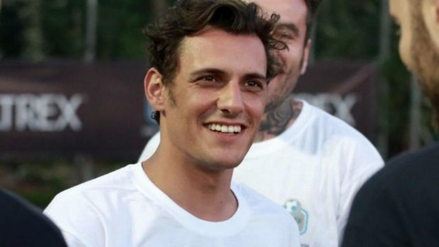 Σταύρος Σβήγκος: “Εξήγησα στον γιο μου πως ο νονός του είναι παντρεμένος με άντρα και έχουν παιδί”