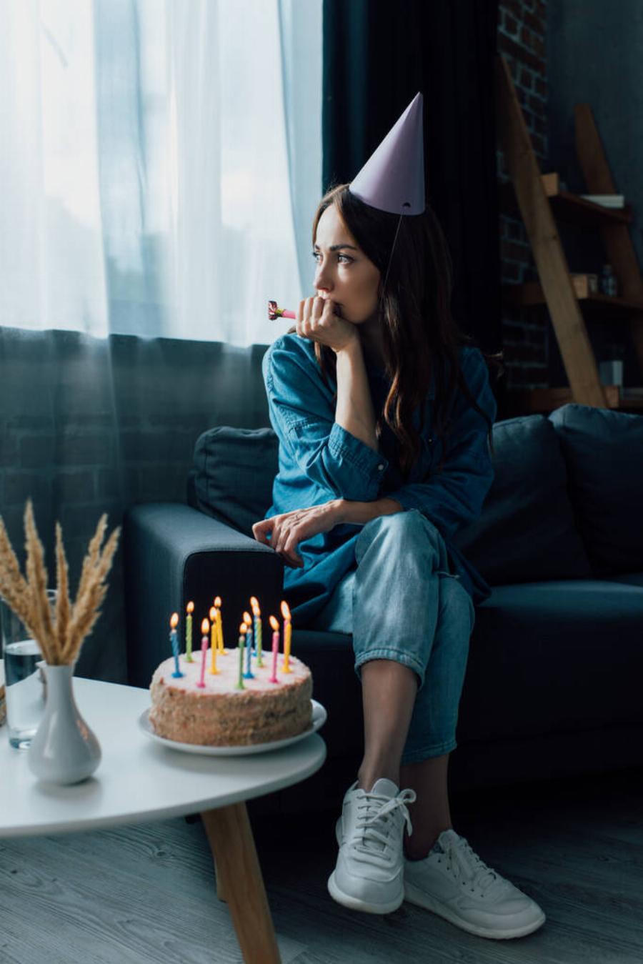 Εξομολόγηση: «Στο πάρτι του γιου μου ήρθαν μονο δύο παιδάκια και ο κλόουν μοίραζε μπαλόνια στους περαστικούς»