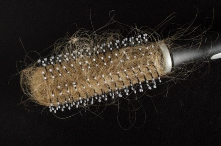 Φροντίδα μαλλιών: Αυτά είναι τα 10 χειρότερα πράγματα που μπορείτε να κάνετε στα μαλλιά σας χωρίς να το γνωρίζετε