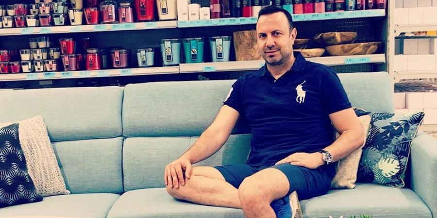 Τάσος Τρύφωνος: Τα παιδικά χρόνια, το μεγάλο του όνειρο, ο Αδύναμος Κρίκος και η αποκάλυψη για την προσωπική του ζωή