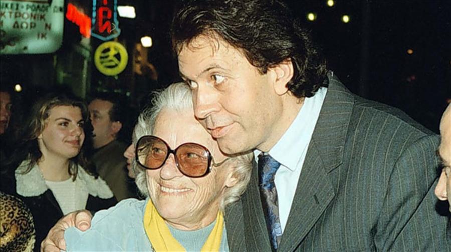 Τασσώ Καββαδία: Η «κακιά» του ελληνικού κινηματογράφου, ο γάμος με το ζόρι, η ενασχόληση με τη δημοσιογραφία και το τέλος στα 91