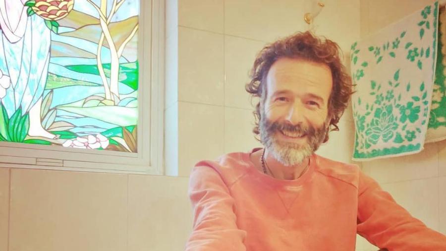 Θανάσης Ευθυμιάδης: Η τεράστια επιτυχία στο «Ντόλτσε Βίτα», η λατρεία στη μαμά, ο θάνατος του πατέρα του, που τον τσάκισε και η νέα ζωή