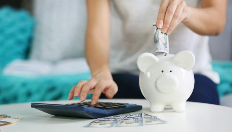 Πώς να μαζέψετε 900€: Θα κάνεις οικονομία χωρίς καν να το καταλάβεις – Αναλυτικό πρόγραμμα για να κρατήσετε λεφτά στην άκρη