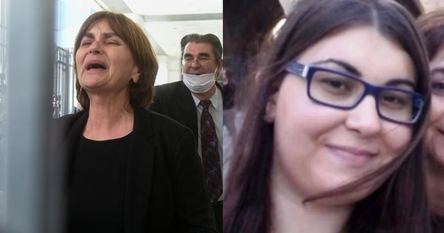 «Ούτε που την νεκροφίλησα. Προσκύνησα ένα κλειστό λευκό φέρετρο»: Συντετριμμένη η μητέρα της Ελένης Τοπαλούδη