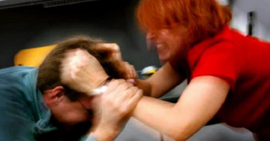 Έρευνα στην Ελλάδα: Τρεις στους 10 έλληνες τρώνε ξύλο από τη γυναίκα τους σύμφωνα με νέα έρευνα