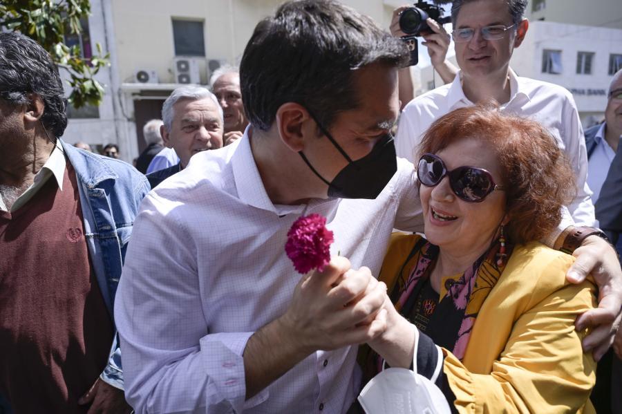 Αποθέωσαν τον Αλέξη Τσίπρα στην Ηλεία: «Είσαι η τελευταία ελπίδα μας»