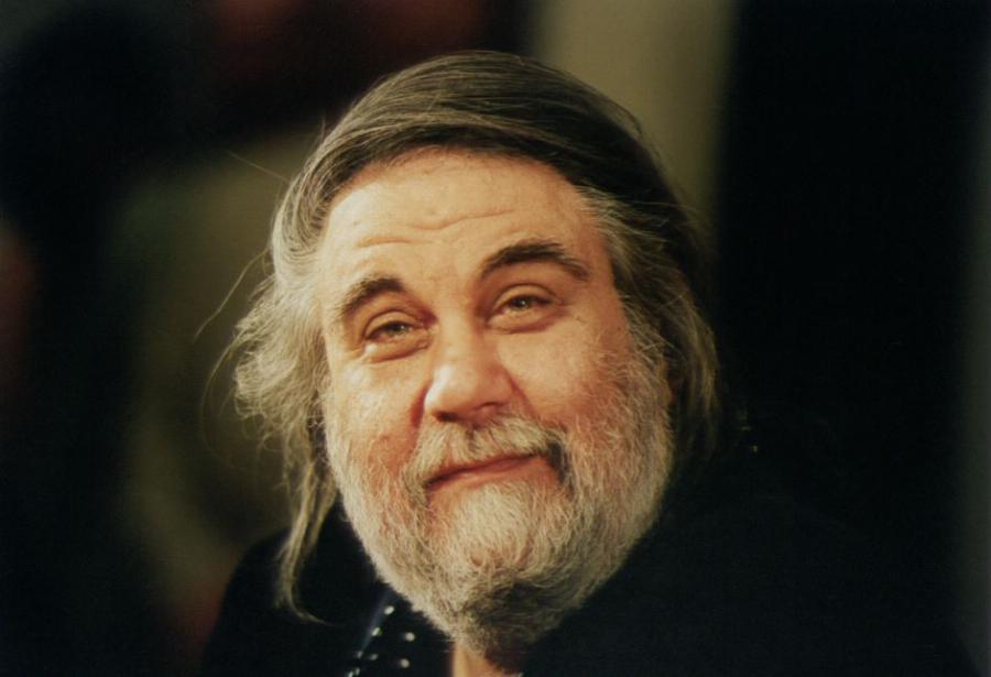 «Ντροπή να παίζουν τραγούδια μόνο όταν πεθαίνει κανείς»: Το ξέσπασμα του Ξαρχάκου για το θάνατο του Παπαθανασίου