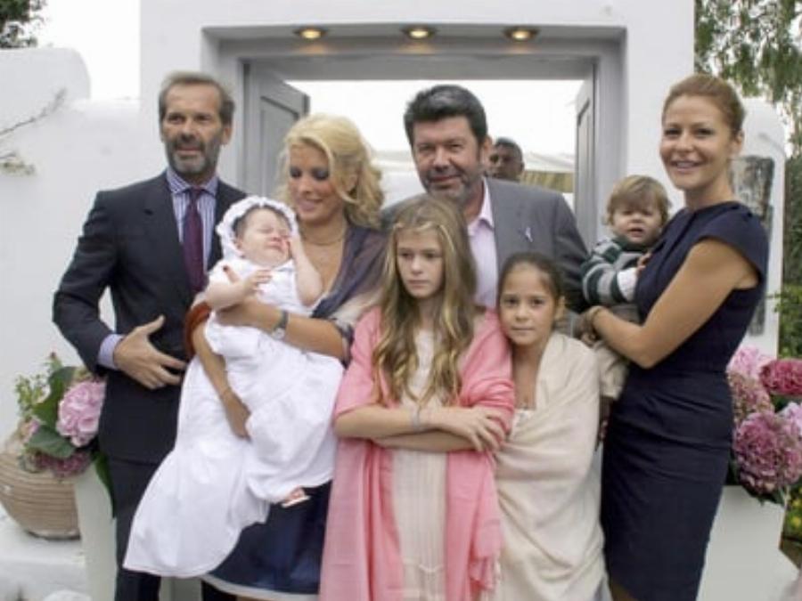 Ελένη Μενεγάκη: Έφτιαξε την διαθήκη της μοιράζοντας την περιουσία στα παιδιά της – Τι κληρονομούν Άγγελος, Λάουρα, Βαλέρια, Μαρίνα