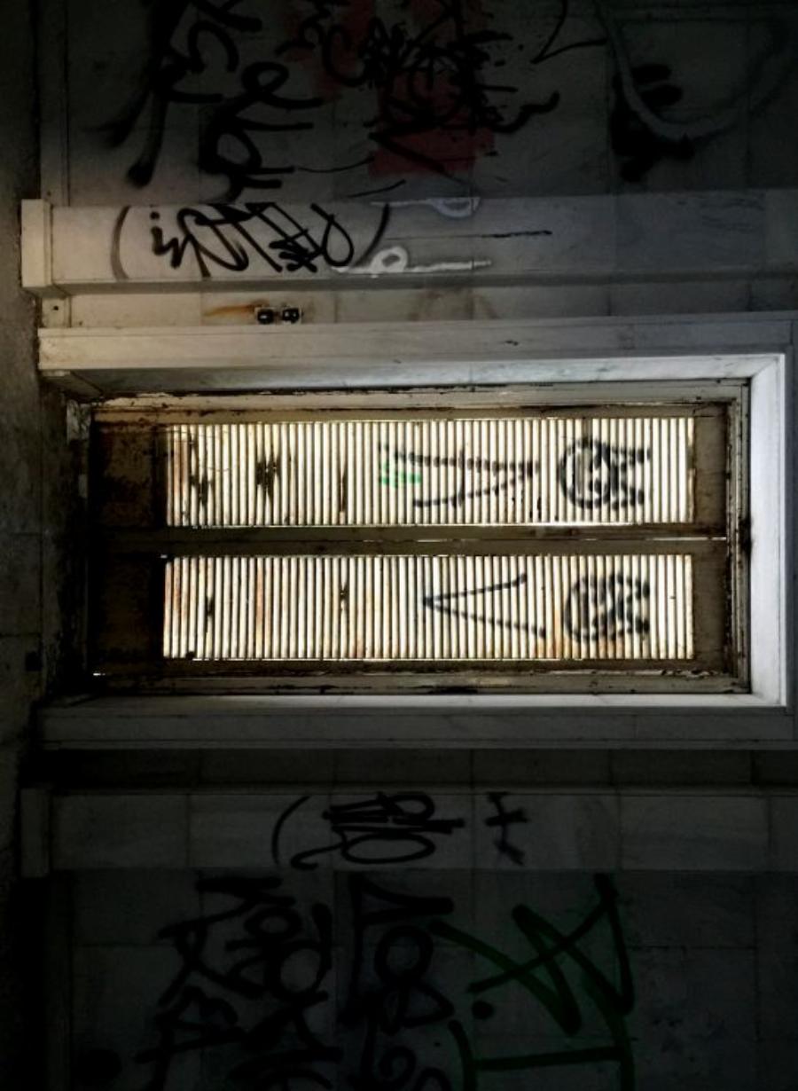 Βίλα Αλέξανδρου Ιόλα: Τα έργα αμύθητης αξίας, οι δηλώσεις που τον διέλυσαν, το παλάτι που βούλιαξε μαζί με τον ίδιο και η άθλια εικόνα του σήμερα