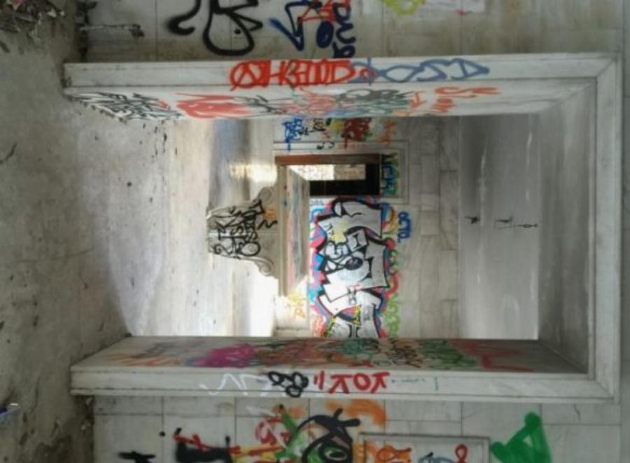 Βίλα Αλέξανδρου Ιόλα: Τα έργα αμύθητης αξίας, οι δηλώσεις που τον διέλυσαν, το παλάτι που βούλιαξε μαζί με τον ίδιο και η άθλια εικόνα του σήμερα