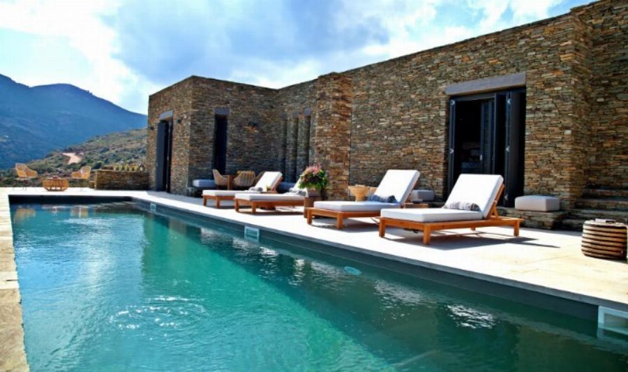 Μόνο για γερά πορτοφόλια: Το αστρονομικό ποσό για μια βραδιά στο ξενοδοχείο του Ματέο Παντζόπουλου όπου μένει η Βάσω Λασκαράκη