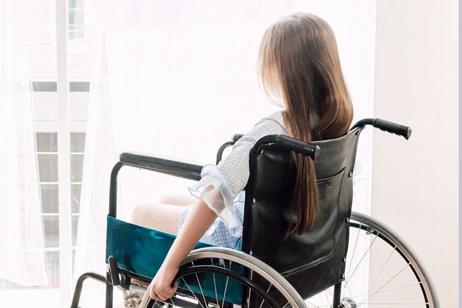 Αληθινή εξομολόγηση: «Όταν η κόpη μου έμεινε Ανάπηρη, ο πατέρας της έφυγε, είμαι τυχερή που έχω το παιδί μου, μόνο αuτός έχασε»