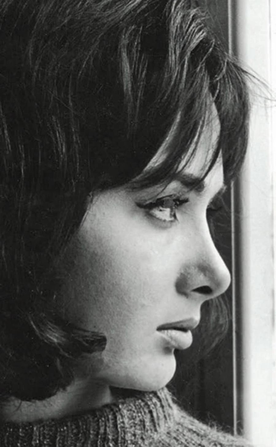 Ξένια Καλογεροπούλου: Ο Φέρτης που την άφησε για άλλη, οι αποβολές και ο λόγος που πρέπει να ζει στο σκοτάδι